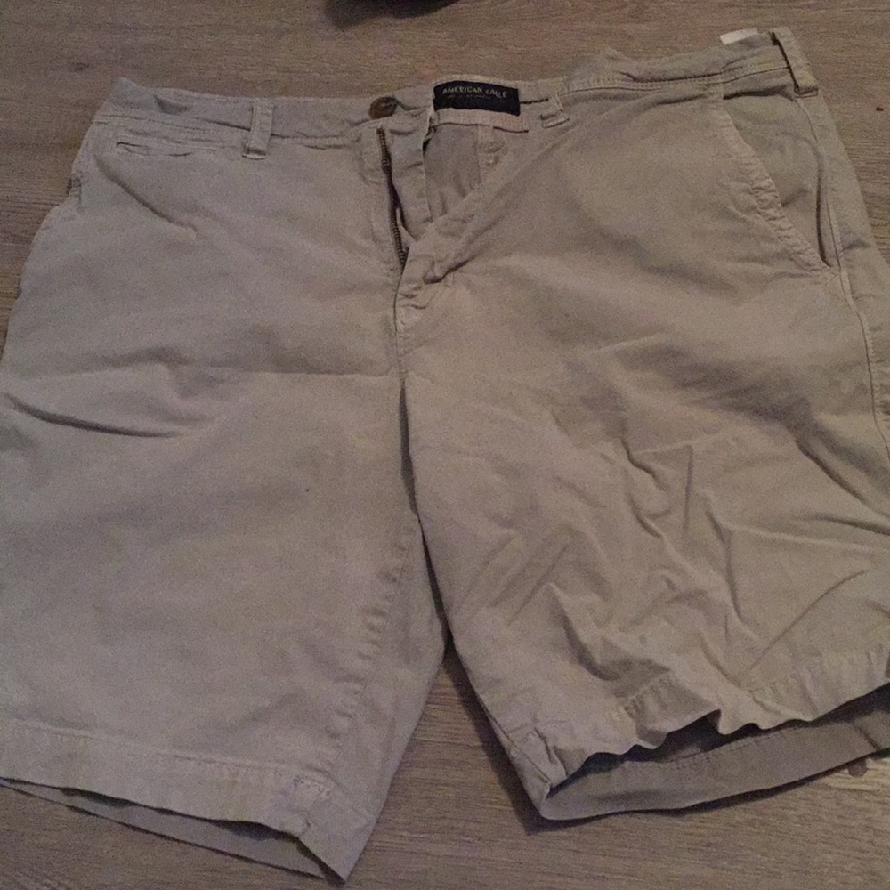 4 pair BUNDLE Men’s American Eagle shorts